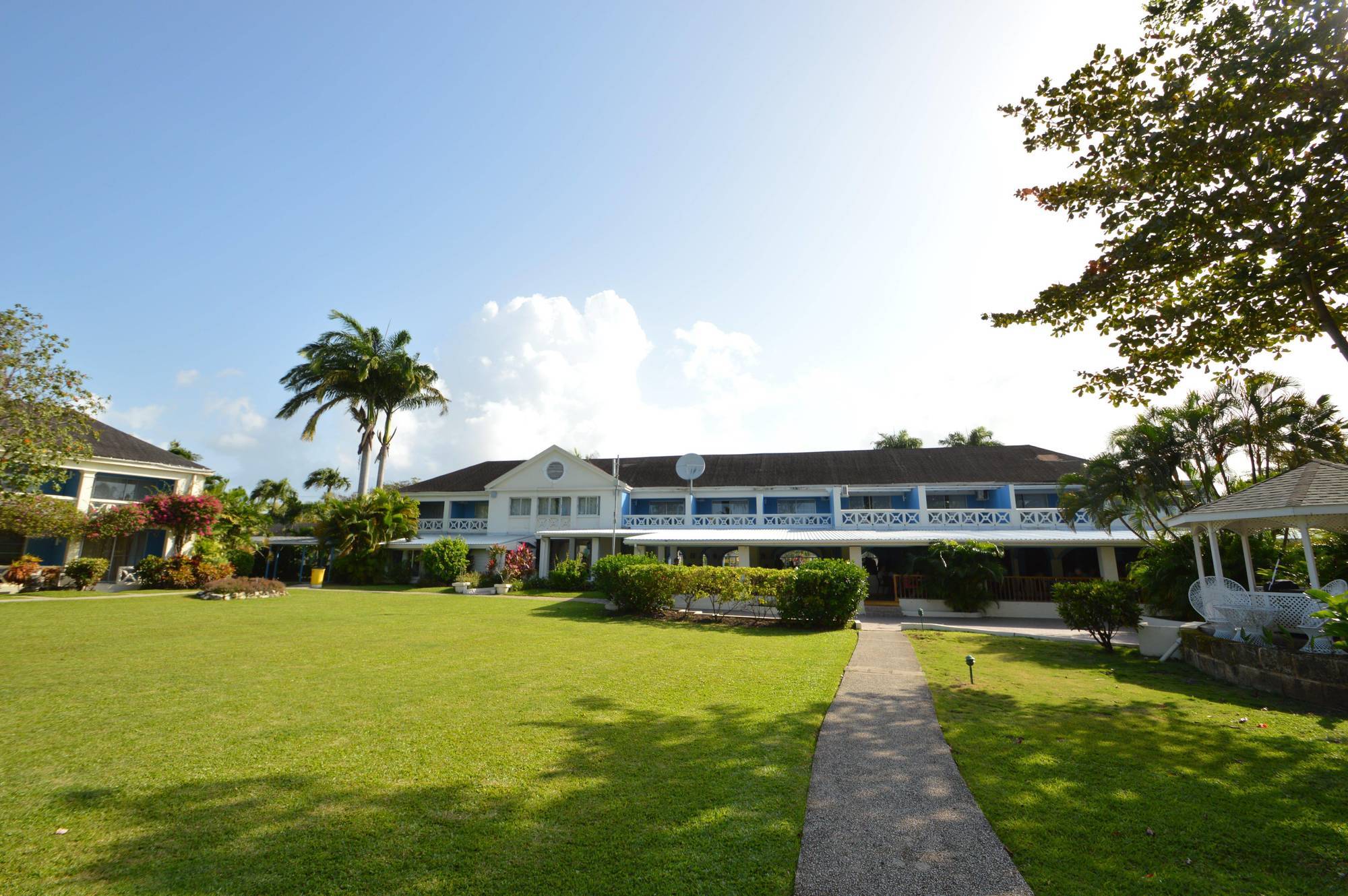Starfish Discovery Bay Holetown Exterior foto