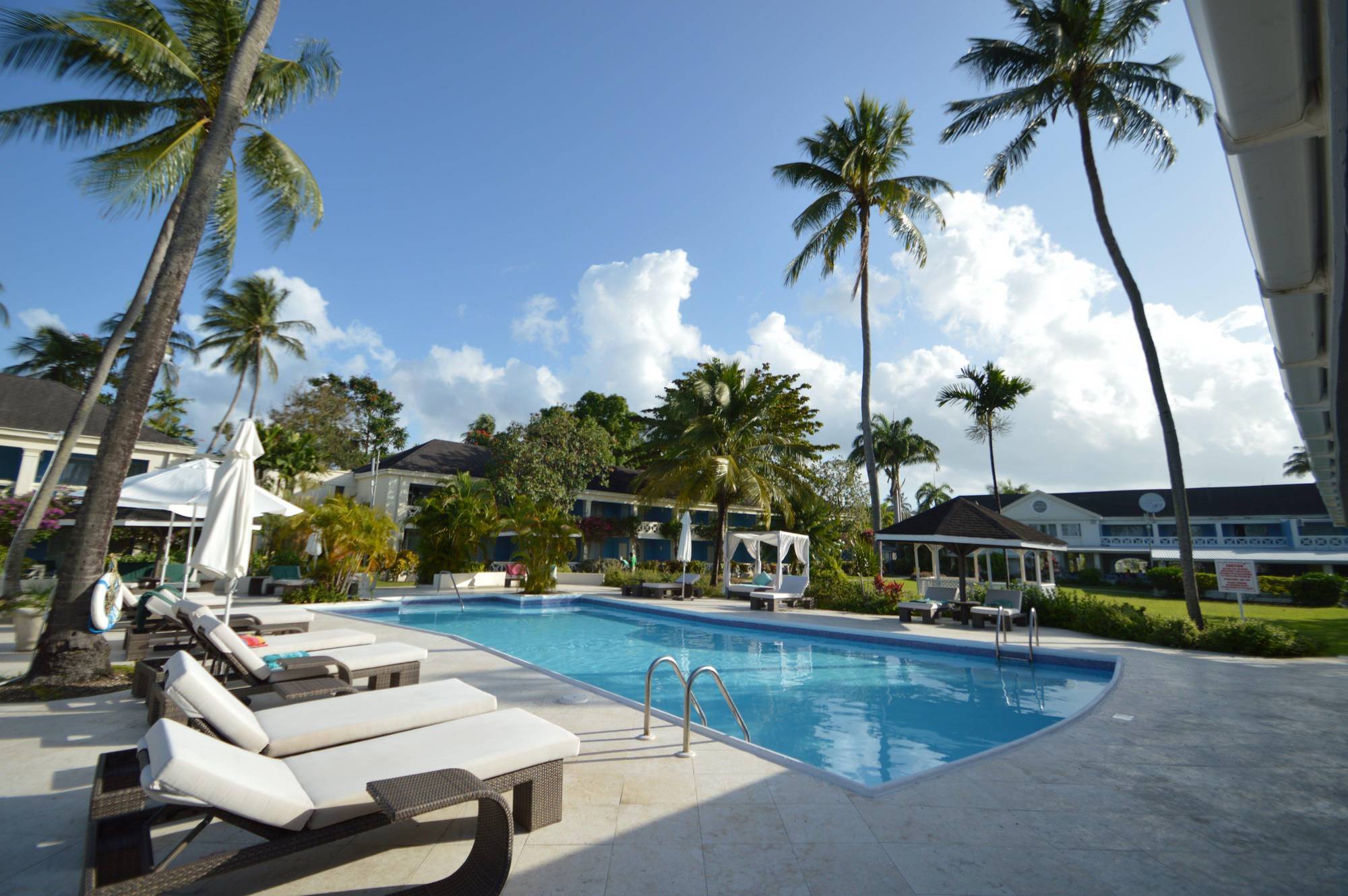Starfish Discovery Bay Holetown Exterior foto