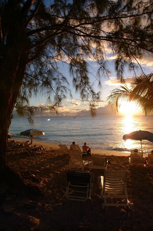 Starfish Discovery Bay Holetown Exterior foto