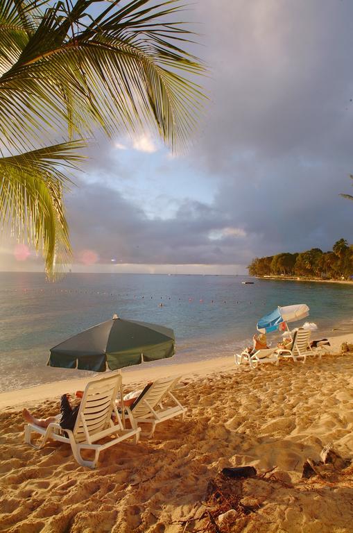 Starfish Discovery Bay Holetown Exterior foto