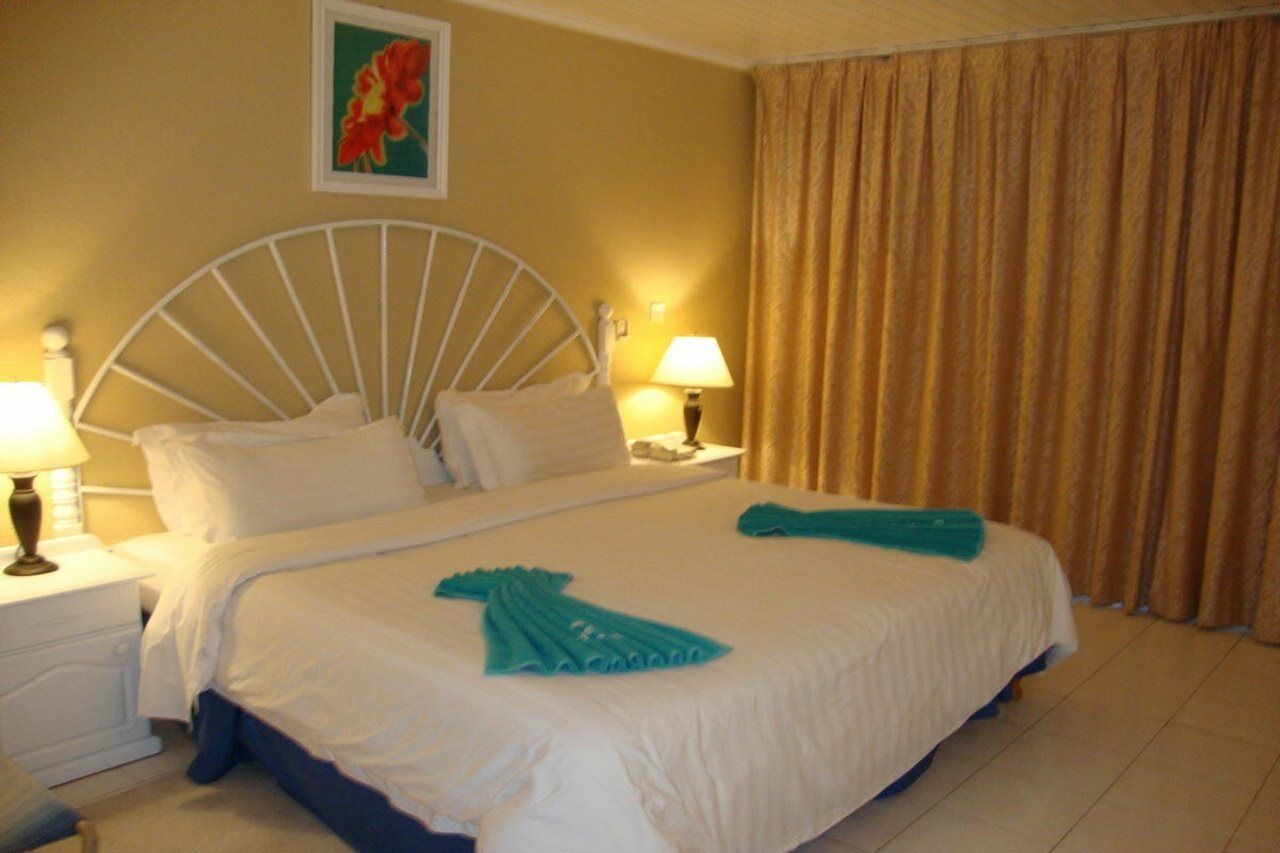 Starfish Discovery Bay Holetown Exterior foto